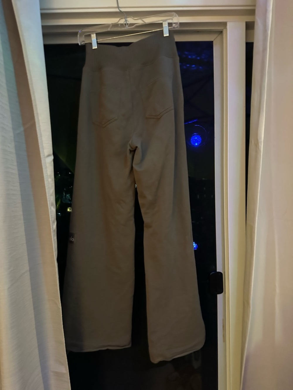 Cute $130 Alo Serenity Wide Leg Sweatpants Limited Edition Light Cocoa Sz Small - Picture 4 of 15